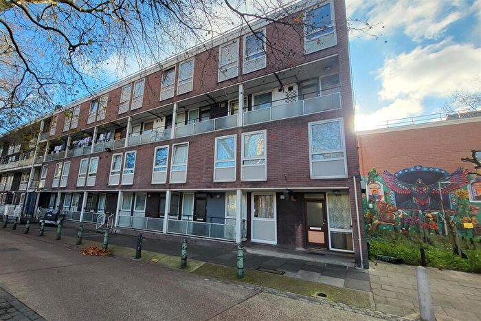 2 Bedroom Maisonette For Sale In Pangbourne, Stanhope Street, London, NW1