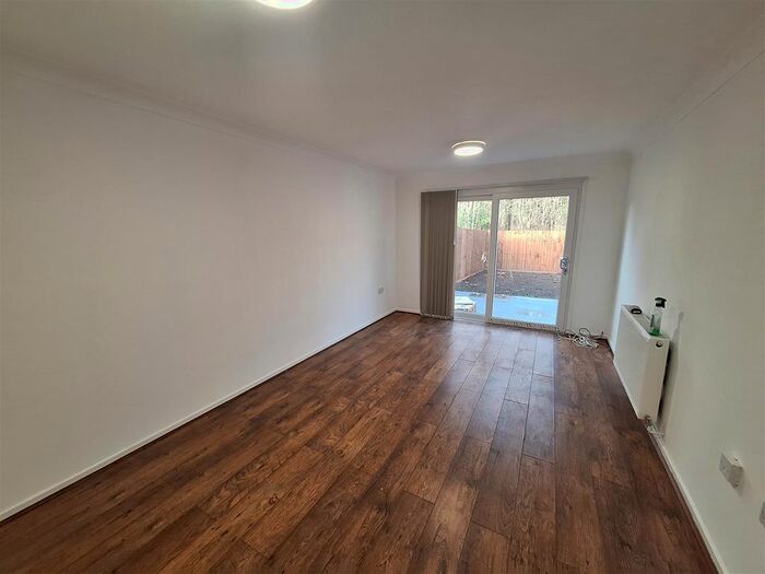 3 Bedroom End Of Terrace House To Rent In Oldbrook, Bretton, PE3