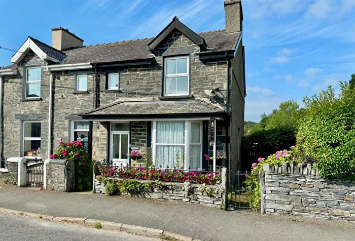 3 Bedroom House For Sale In Bridge Street, Dolwyddelan, LL25