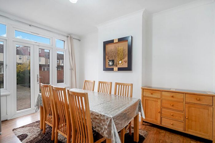 6 Bedroom Semi Detached House To Rent In Oaklands Avenue, Thornton Heath, CR7