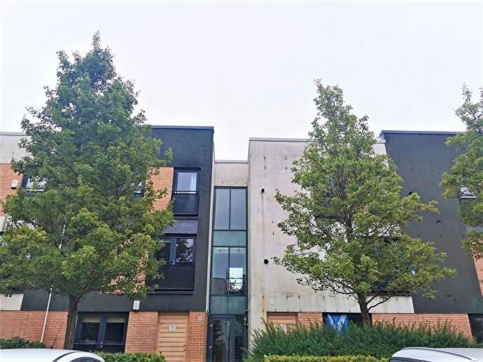 2 Bedroom Flat To Rent In Firpark Close, Dennistoun, Glasgow, G31