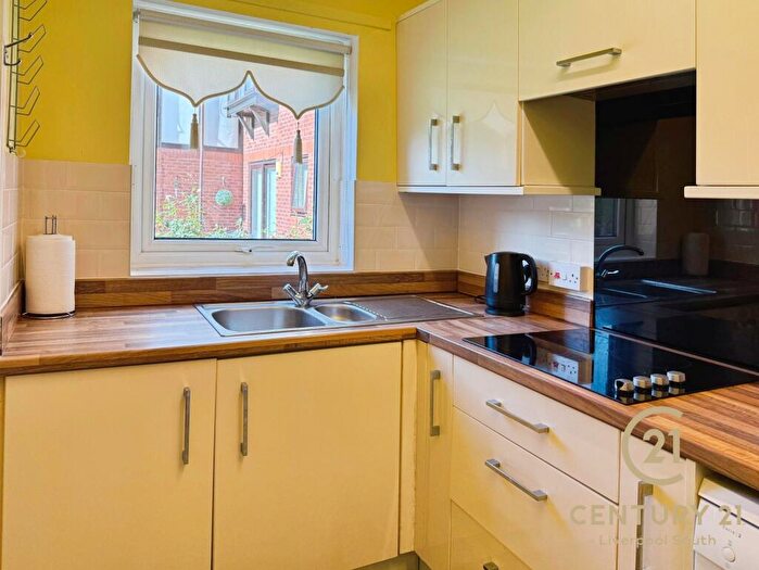 2 Bedroom Apartment For Sale In Woolton Mews, Quarry St, Liverpool, L25
