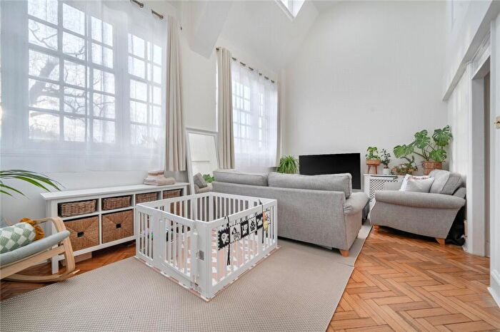 2 Bedroom Flat For Sale In Corrib Court, Crothall Close, London, N13