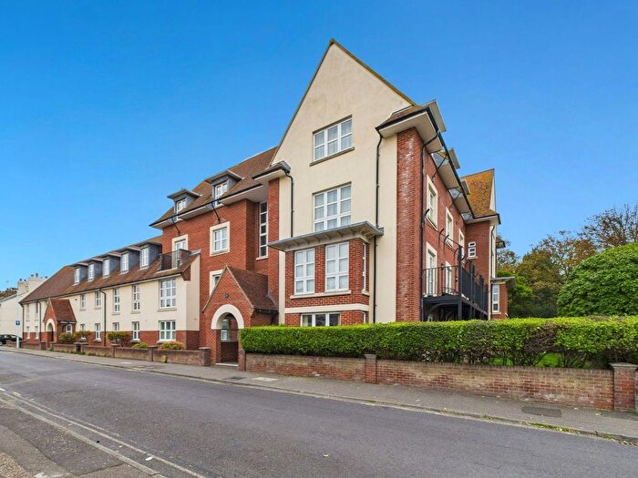 2 Bedroom Flat For Sale In Park Lodge, Park Road, Worthing, BN11