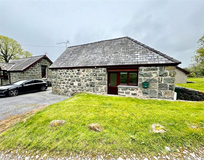 3 Bedroom Semi Detached House To Rent In Bron Eifion, Criccieth, LL52