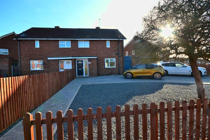 3 Bedroom Semi-Detached House To Rent In Dulwich Way, Croxley Green, Rickmansworth, WD3