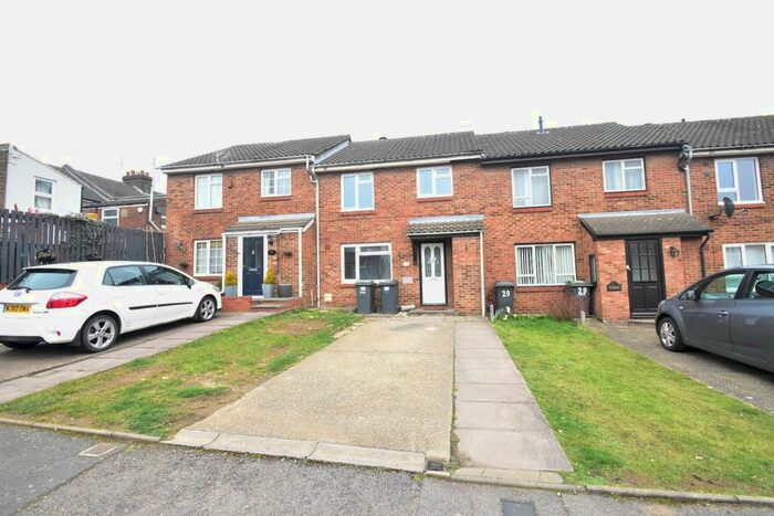 3 Bedroom Terraced House To Rent In Jubilee Street, Luton, Bedfordshire, LU2