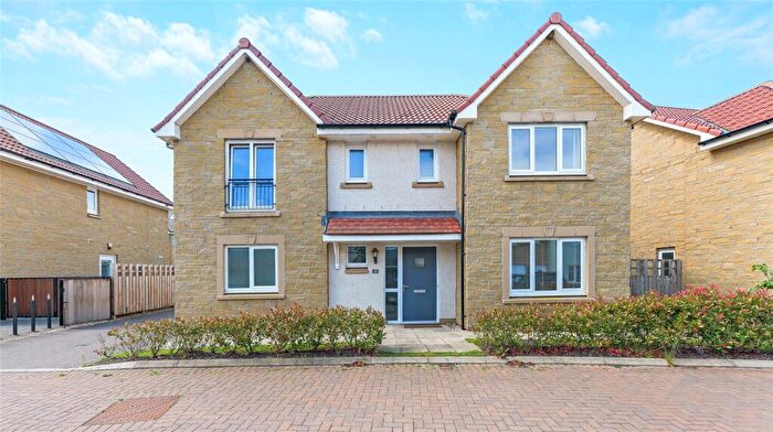 5 Bedroom Detached House For Sale In Beech Path, East Calder, Livingston, West Lothian, EH53