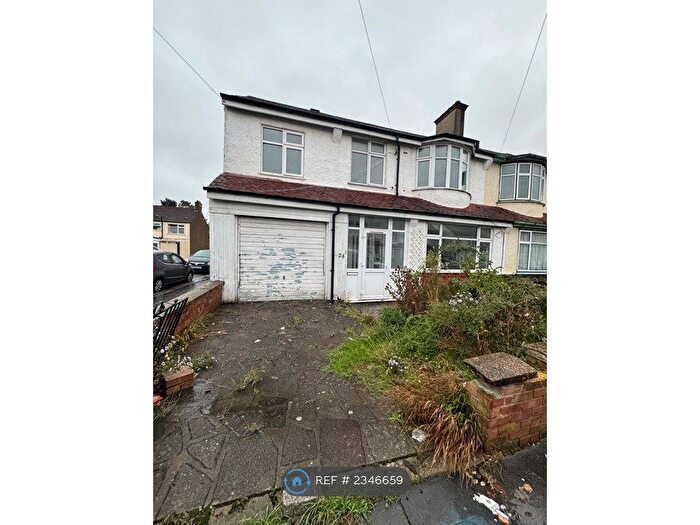 5 Bedroom Detached House To Rent In Foxley Road, Thornton Heath, CR7