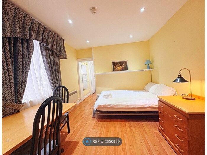 Studio To Rent In Upper Montagu St, London, W1H