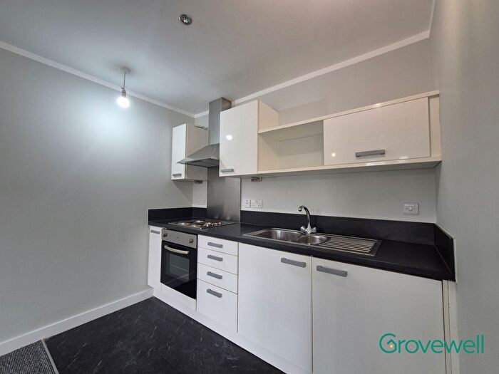 1 Bedroom Flat To Rent In Green View, Salford, M7