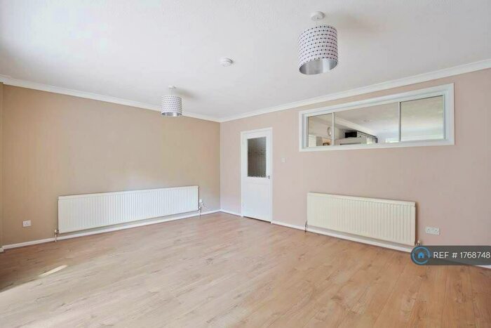 4 Bedroom Detached House To Rent In London, London, SE19