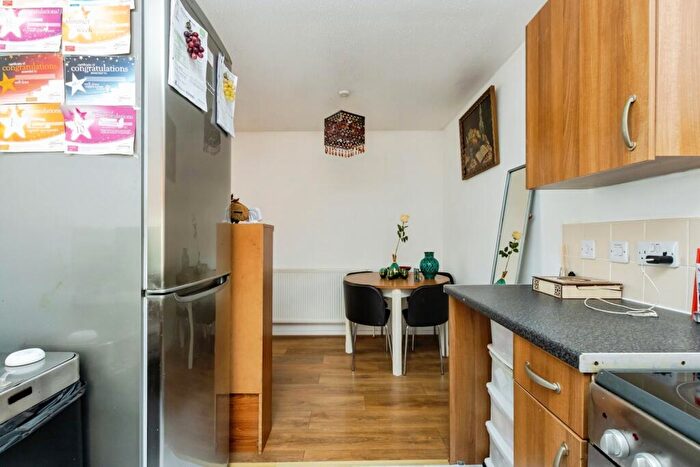 1 Bedroom Flat To Rent In Ladysmock Gardens, Nottingham, NG2