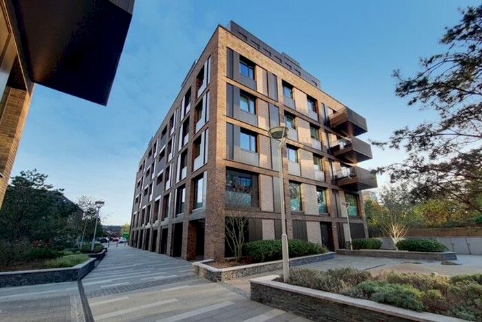 2 Bedroom Flat To Rent In Arbor House, Moulding Lane, London, SE14