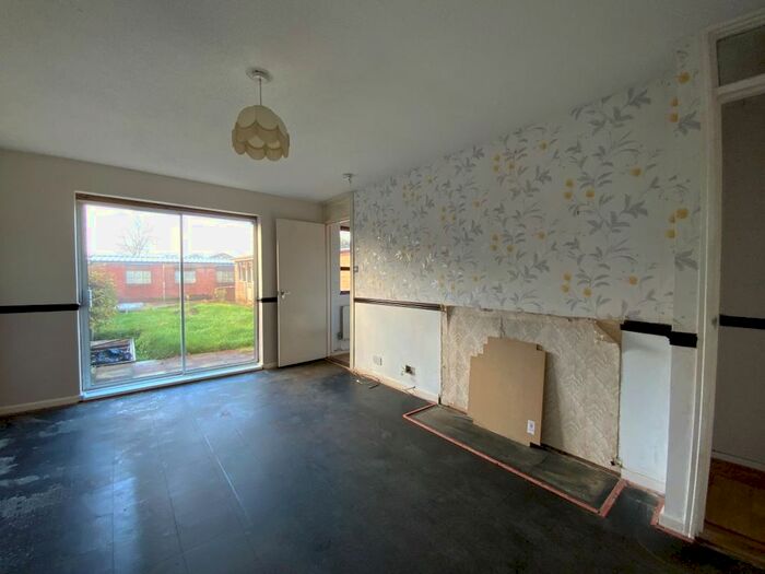 2 Bedroom Bungalow For Sale In Stubbington Close, Willenhall, WV13