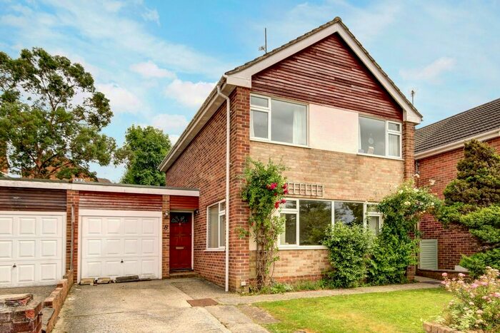 3 Bedroom Detached House To Rent In Sycamore Rise, Newbury RG14
