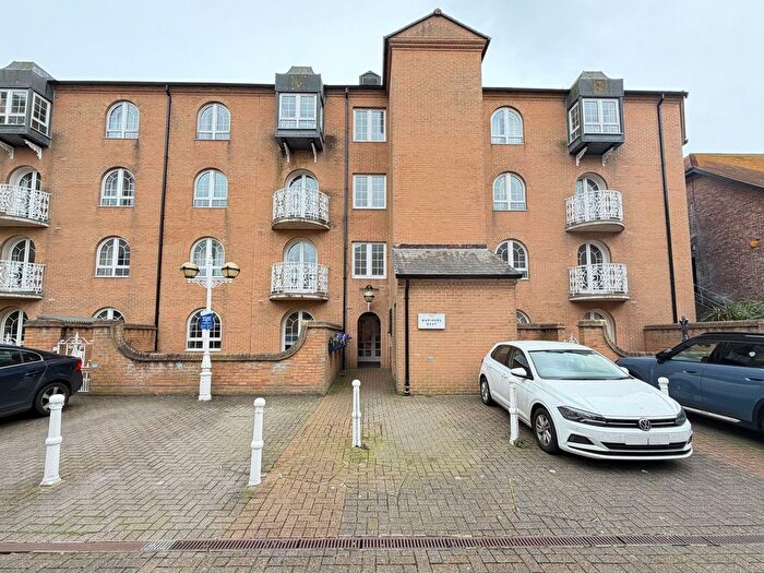 2 Bedroom Flat To Rent In Brighton Marina Village, Mariners Quay, BN2