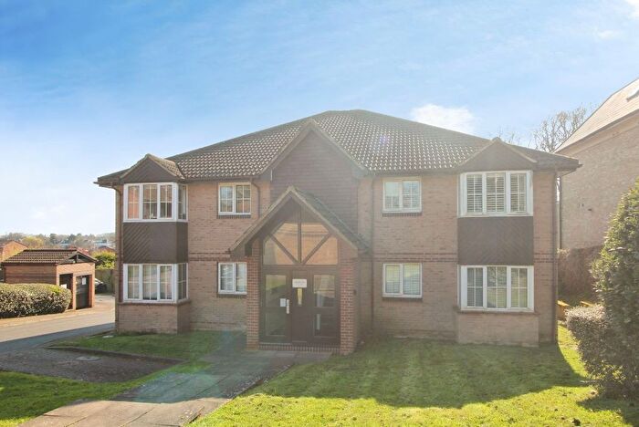 1 Bedroom Flat To Rent In Vermont Close, Enfield, EN2