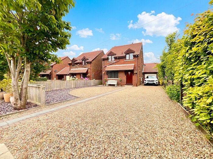 3 Bedroom Detached House For Sale In Mayfield Drive, Seamer, YO12