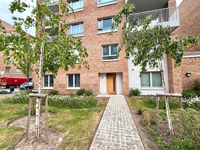 3 Bedroom Flat To Rent In Frogley Park, Barking, IG11