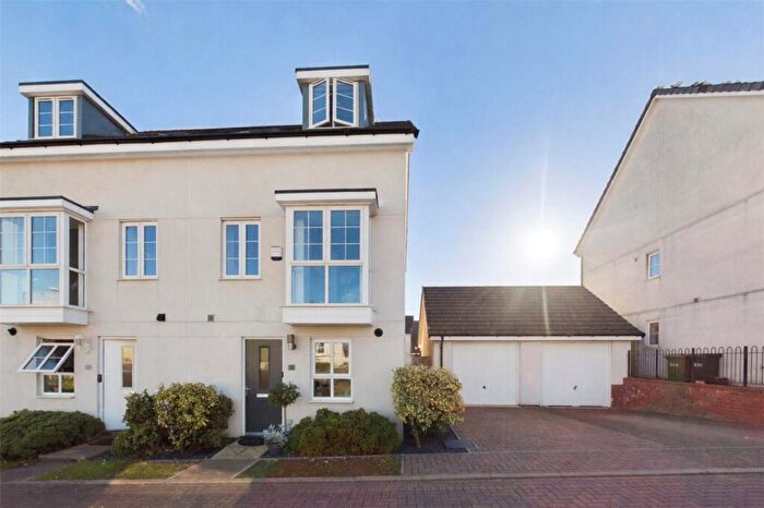 3 Bedroom Semi Detached House For Sale In Newcourt Way, Exeter, Devon, EX2