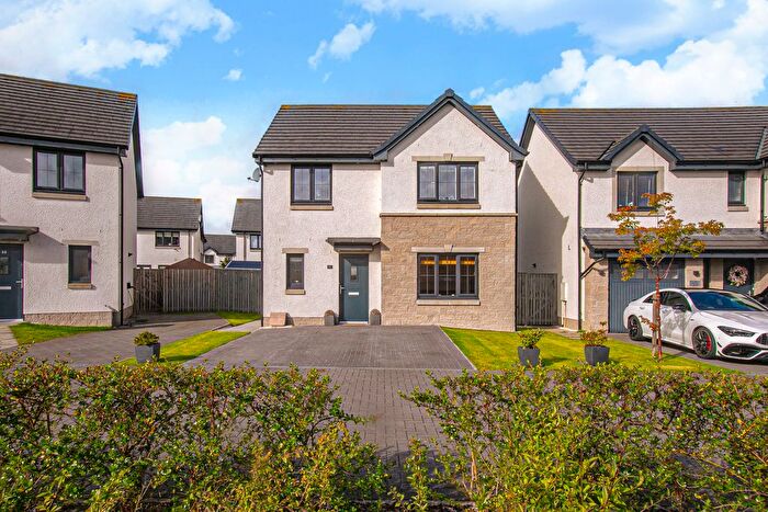3 Bedroom Detached House For Sale In Spowart Drive, Dunfermline, KY12