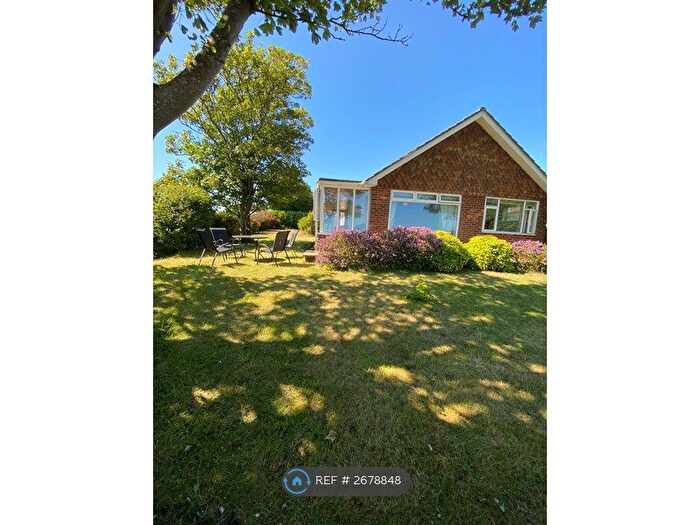 2 Bedroom Bungalow To Rent In Warren Close, Brighton, BN2