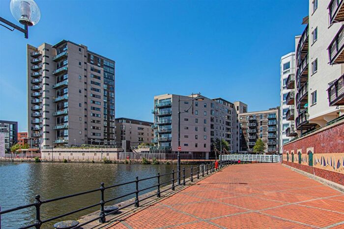 2 Bedroom Flat To Rent In Falcon Drive, Cardiff, CF10