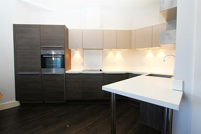 2 Bedroom Flat To Rent In Dawsons Square, Pudsey, LS28