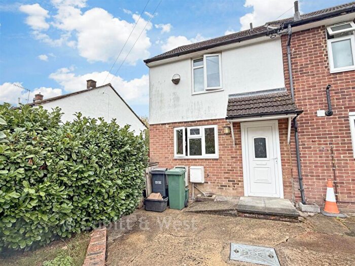 2 Bedroom End Of Terrace House For Sale In Colman Way, Redhill, Surrey, RH1