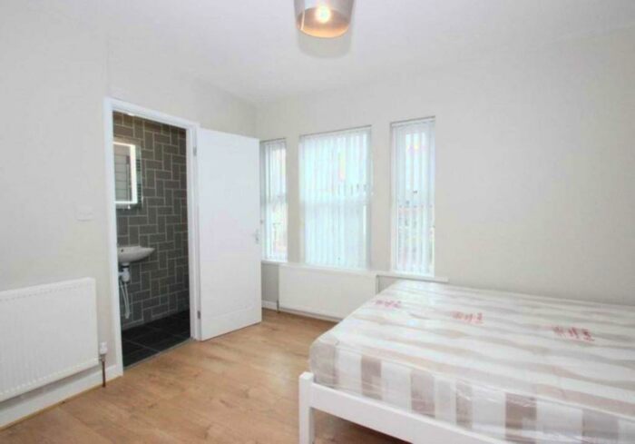 6 Bedroom House To Rent In Drove Acre Road, Oxford **Student Property **, OX4