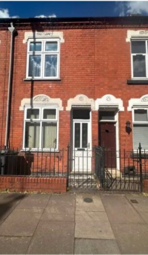 3 Bedroom Terraced House To Rent In Rothley Street, Leicester, LE4