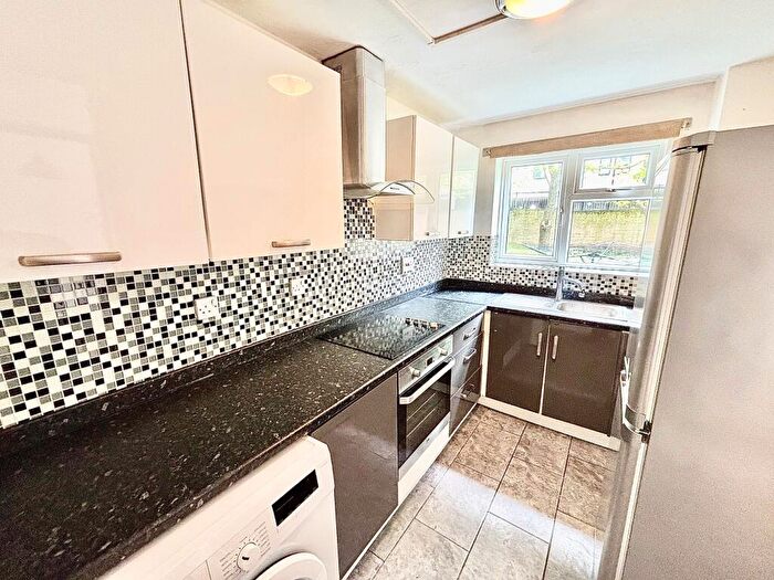 1 Bedroom Flat To Rent In Carnarvon Road, Stratford, E15