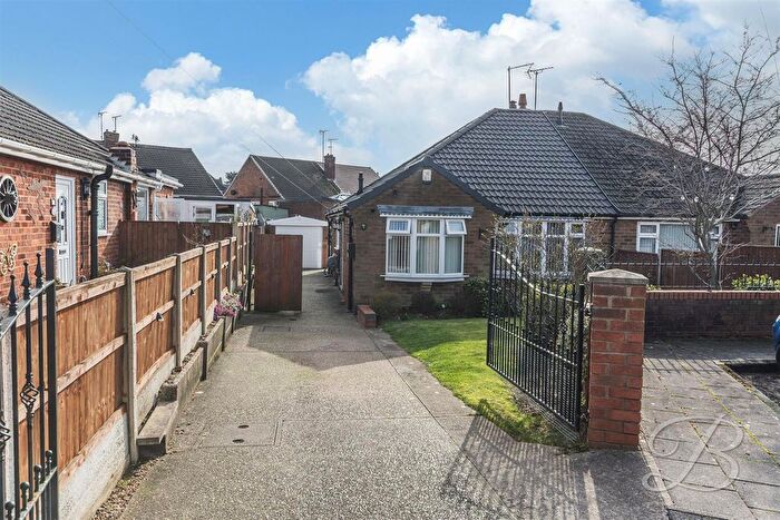 2 Bedroom Semi Detached Bungalow For Sale In Ashwood Close, Mansfield Woodhouse, Mansfield, NG19