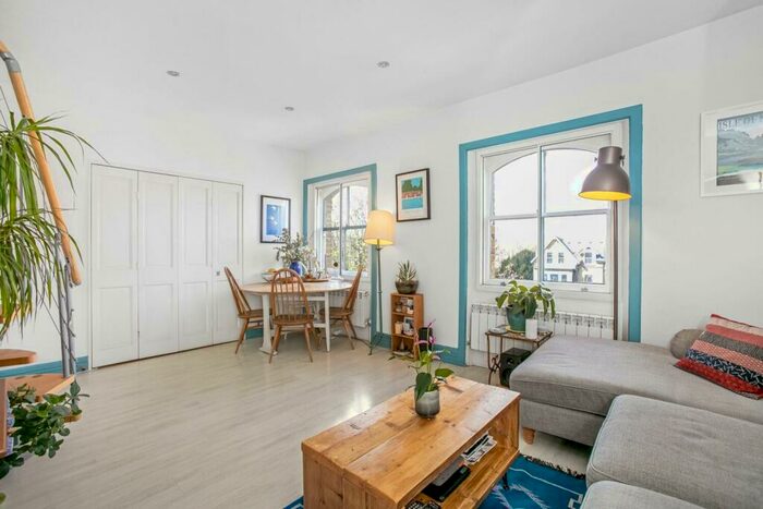 2 Bedroom Apartment To Rent In Thurlow Park Road, Dulwich, London, SE21