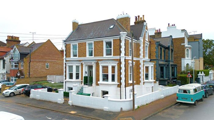 1 Bedroom Apartment To Rent In Carlton Avenue, Ramsgate, CT11