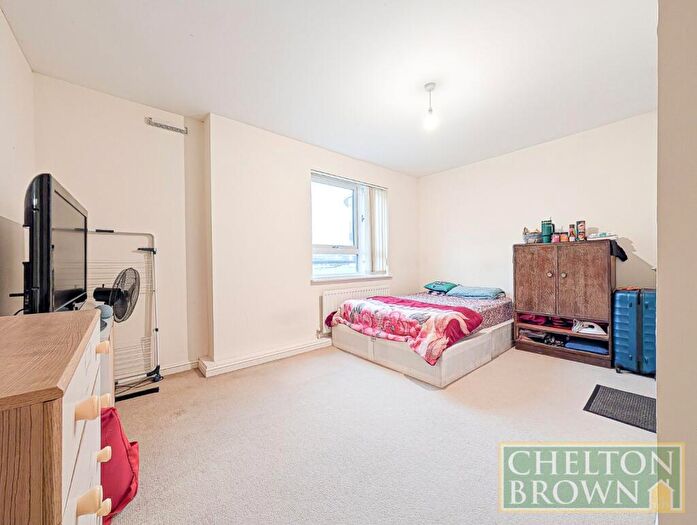 2 Bedroom Apartment For Sale In West Cotton Close, Northampton, NN4