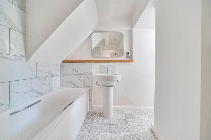 1 Bedroom Apartment For Sale In Devonshire Road, London, SE23