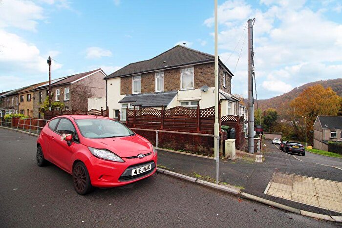 3 Bedroom End Of Terrace House For Sale In Merthyr Road, Pontypridd, CF37