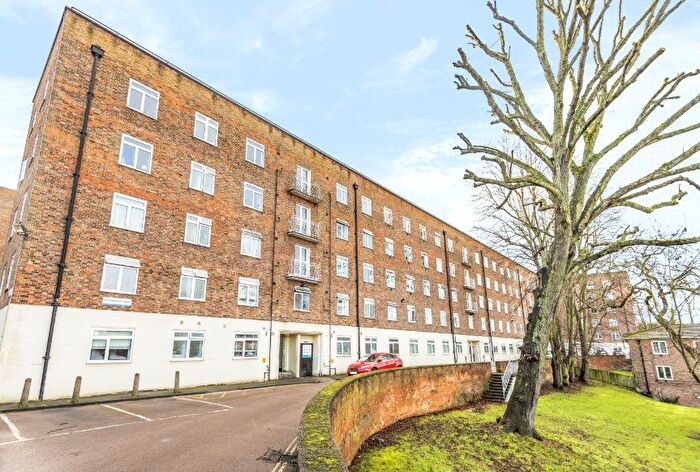 3 Bedroom Flat For Sale In Sydenham Hill, London, SE23