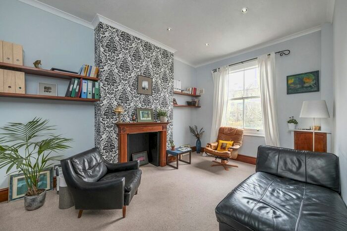 1 Bedroom Flat For Sale In Islip Street, Kentish Town, NW5