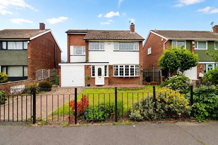 4 Bedroom Detached House For Sale In Longmynd Drive, Fareham, Hampshire, PO14