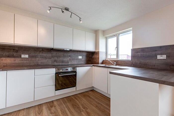 2 Bedroom Flat To Rent In Harrison Court Myers Lane, Off Mercury Road, SE14