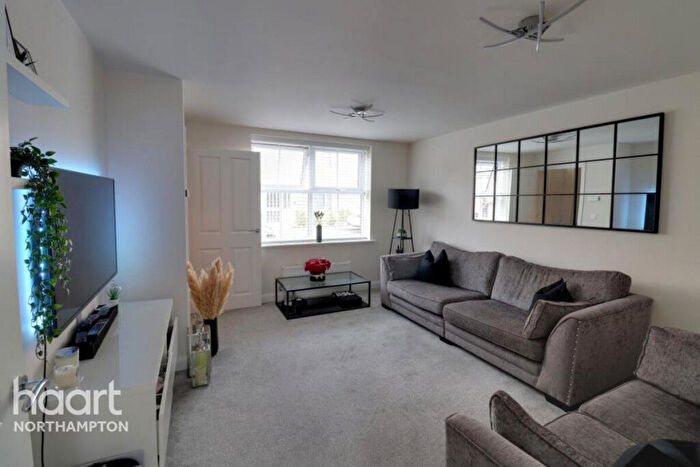 3 Bedroom Semi-Detached House To Rent In Golding Crescent, Northampton, NN6
