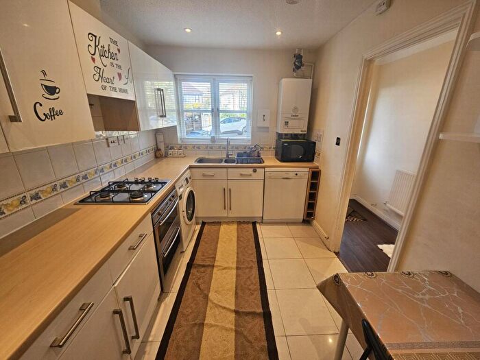2 Bedroom Semi-Detached House For Sale In Sefton Avenue, Mill Hill, NW7