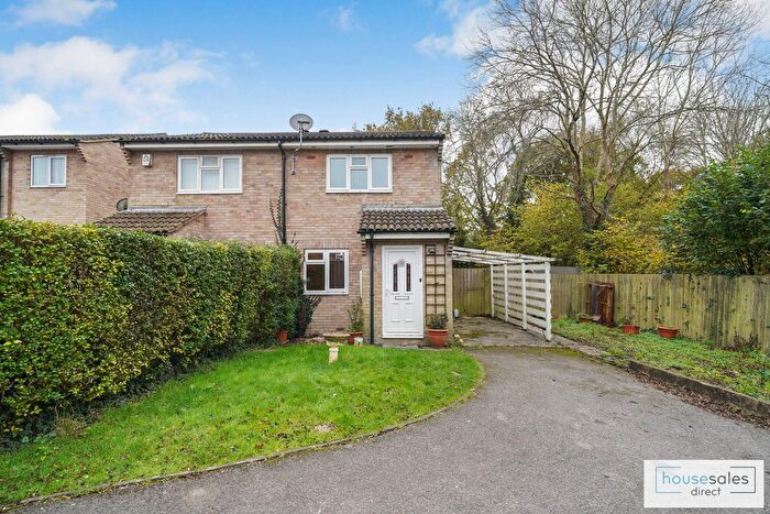 2 Bedroom Semi-Detached House For Sale In Blackthorn Close Pennington, Lymington, SO41