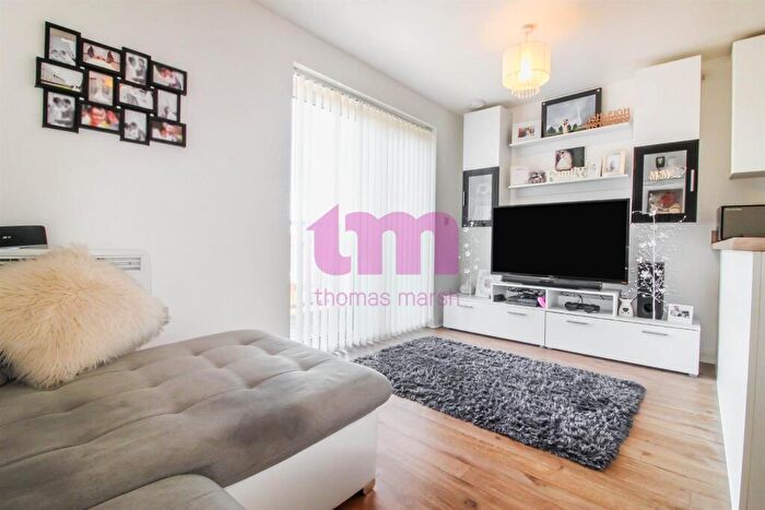 2 Bedroom Apartment To Rent In Saxton Close, Grays, RM17