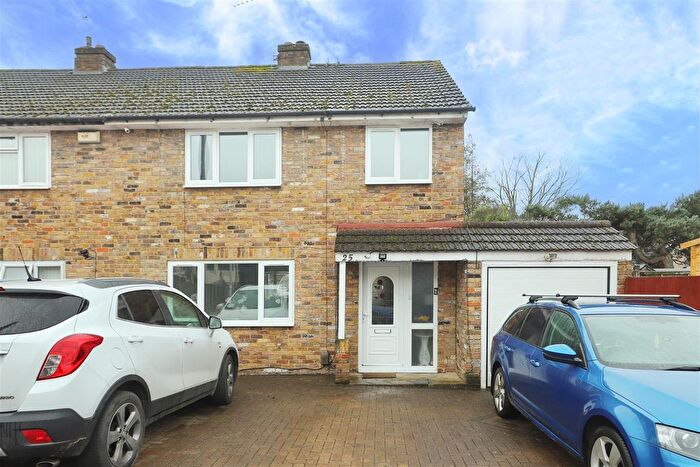 3 Bedroom Semi Detached House For Sale In Fairway Avenue, West Drayton, UB7