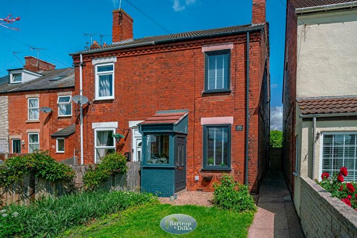 3 Bedroom Semi-Detached House For Sale In Queens Road, Hodthorpe, Worksop, S80