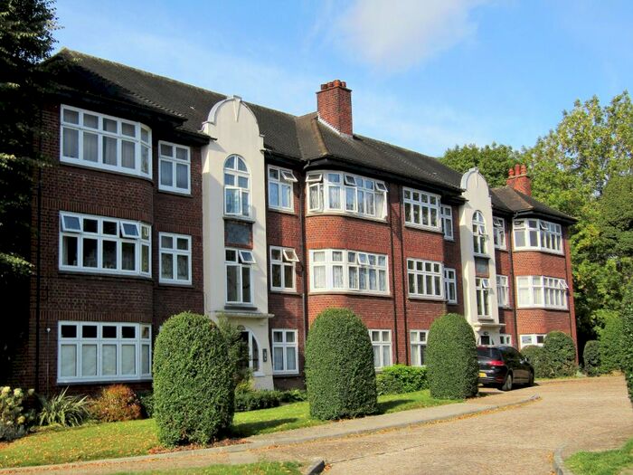 2 Bedroom Flat To Rent In Main Road, Romford, RM1